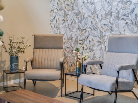 Van Veestal naar zorglocatie - FH Meubelen