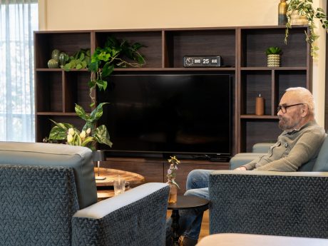 Van Veestal naar zorglocatie - FH Meubelen
